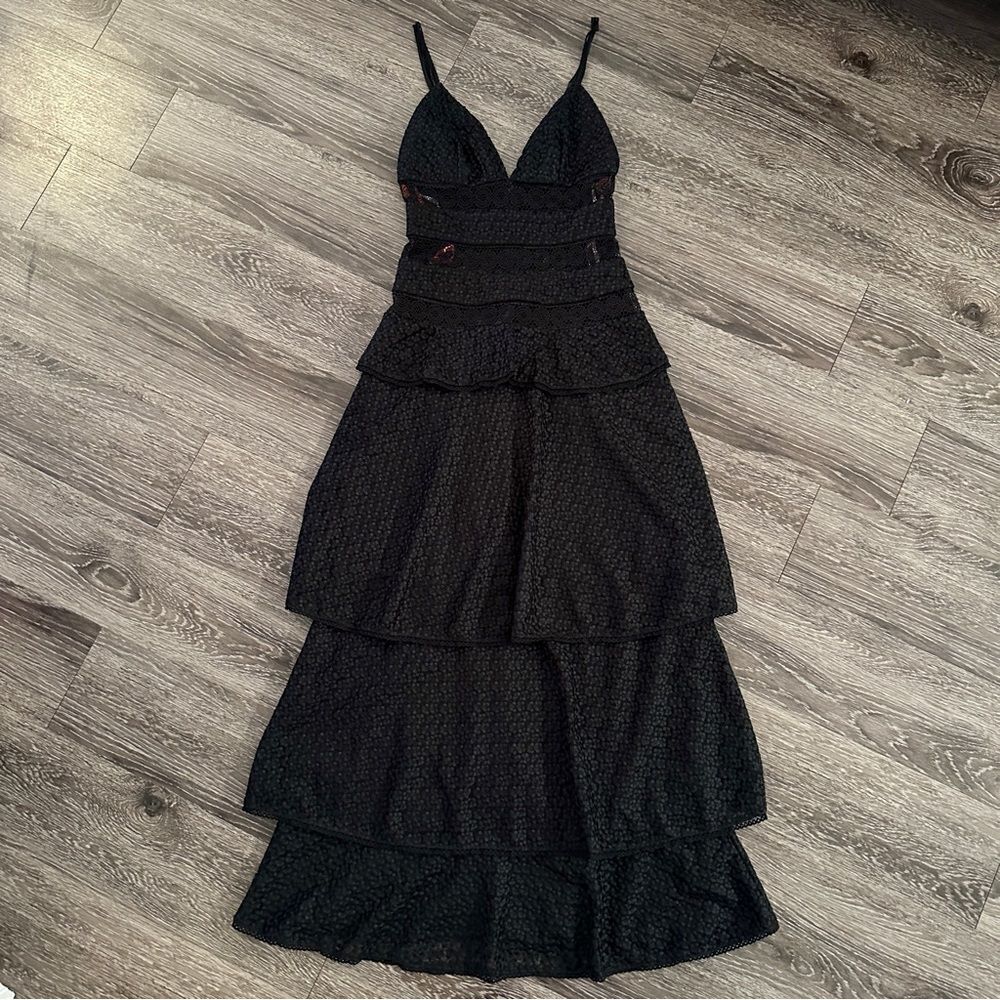 Monique Lhuillierteired Eyelet Dress